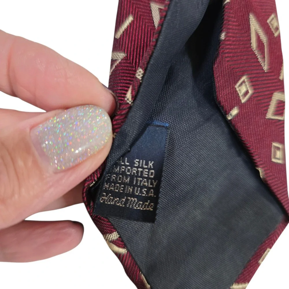 Alexander Julian‎ Mens Necktie Maroon Cream Silk Geometric Pattern American